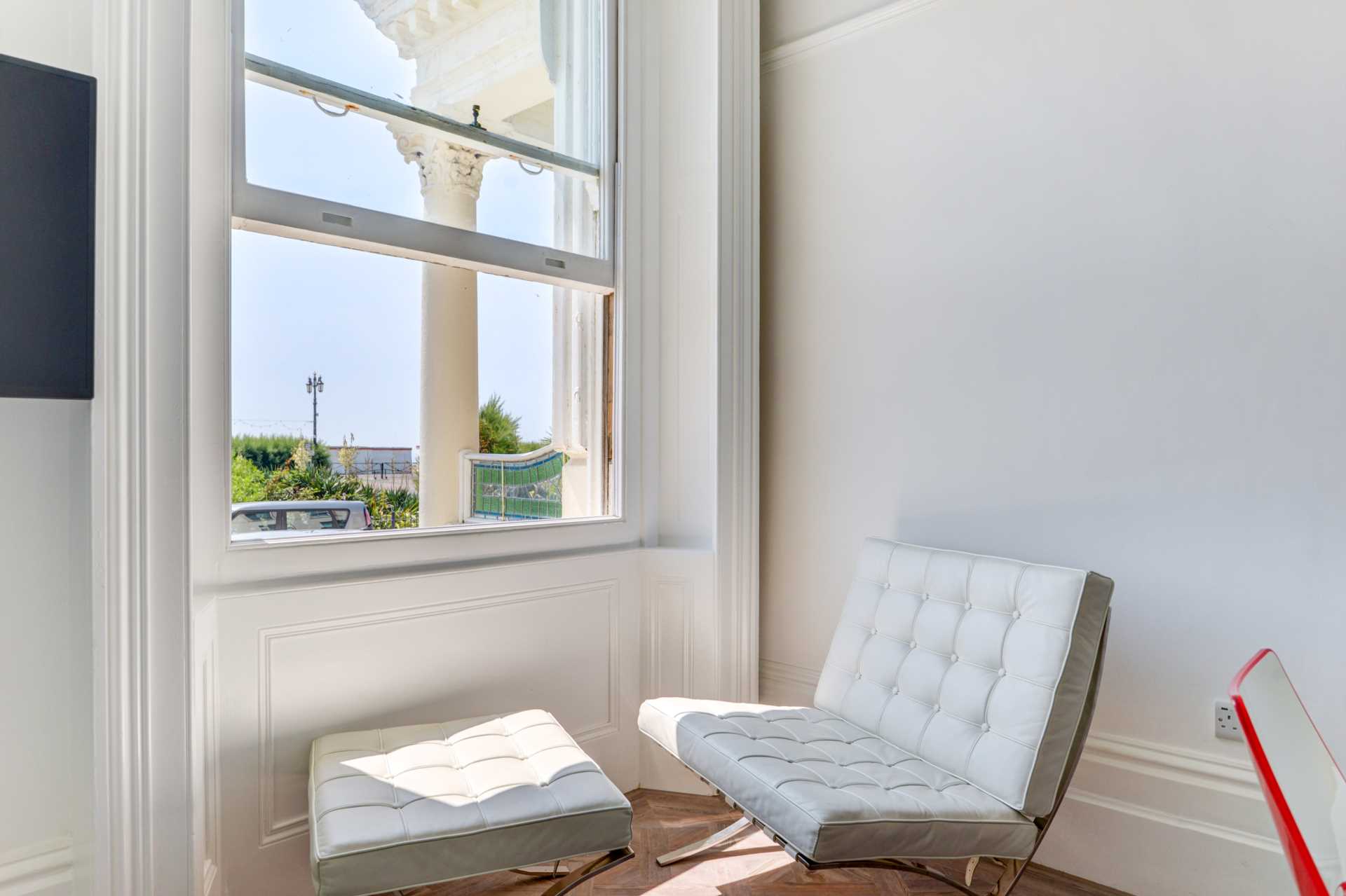 Worthing Seafront Apartment. Iconic Heene Terrace., Image 9