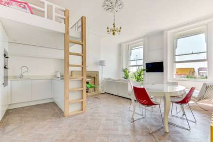 Worthing Seafront Apartment. Iconic Heene Terrace., Image 1