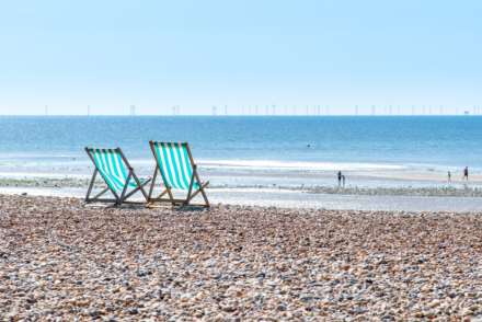 Worthing Seafront Apartment. Iconic Heene Terrace., Image 23