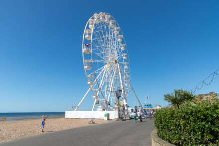 Worthing Seafront Apartment. Iconic Heene Terrace., Image 24