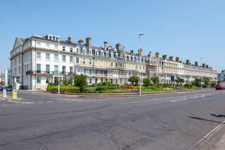 Worthing Seafront Apartment. Iconic Heene Terrace., Image 30