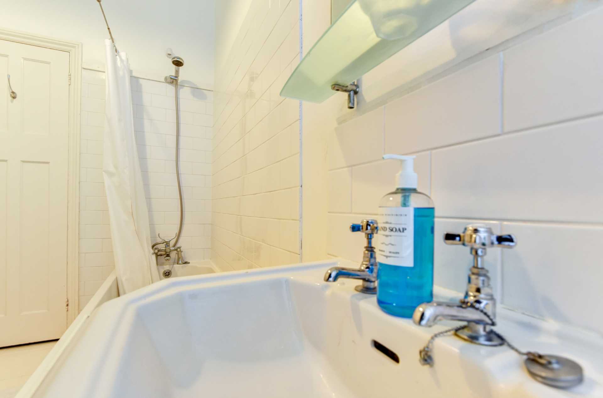 Second Avenue, Hove, Image 22