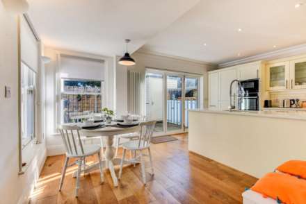 ‘Beautiful Garden flat retreat, close to the beach', Image 1