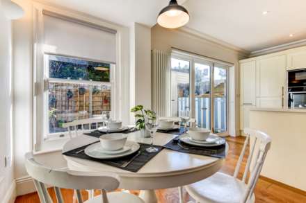 ‘Beautiful Garden flat retreat, close to the beach', Image 18