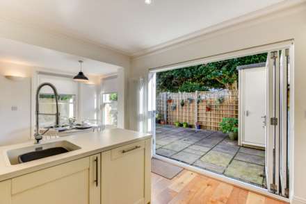 ‘Beautiful Garden flat retreat, close to the beach', Image 25