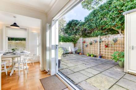 ‘Beautiful Garden flat retreat, close to the beach', Image 34