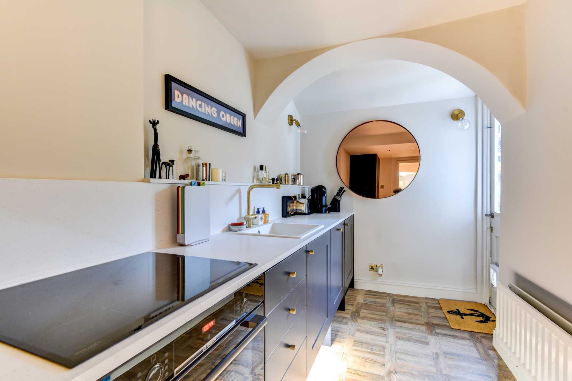 Park Crescent Apartment, Image 13