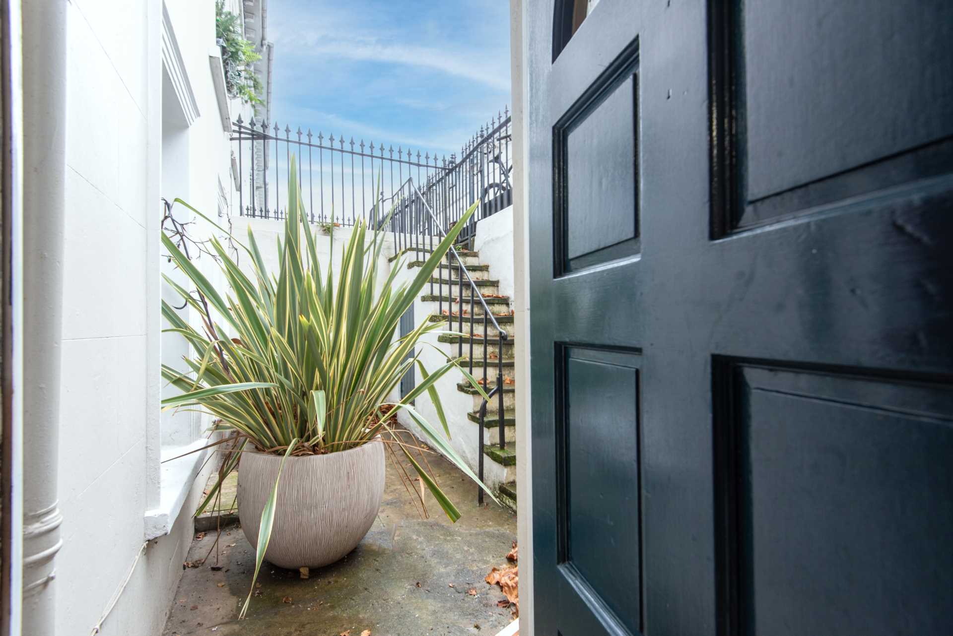 Park Crescent Apartment, Image 8