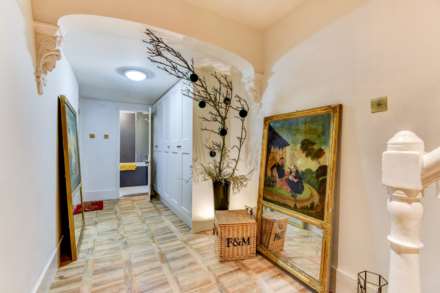 Park Crescent Apartment, Image 12