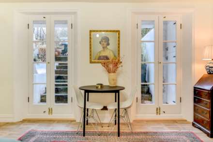 Park Crescent Apartment, Image 16