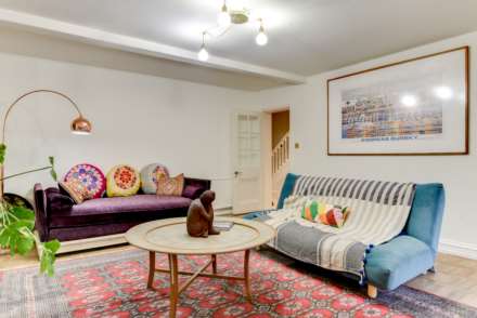 Park Crescent Apartment, Image 17