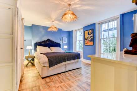 Park Crescent Apartment, Image 2