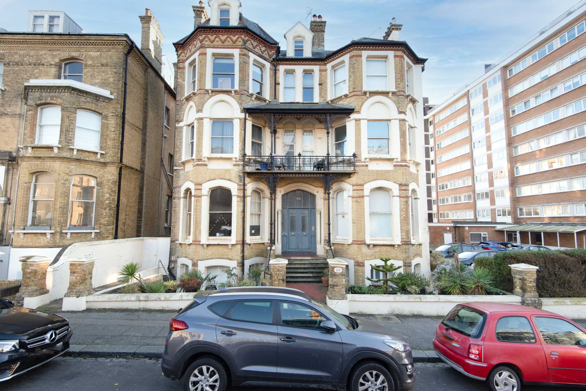 Second Avenue Three Bedroom Apartment Hove with TWO CAR PARKING SPACES. HOLIDAY LET/SHORT LETS DOG FRIENDLY, Image 12