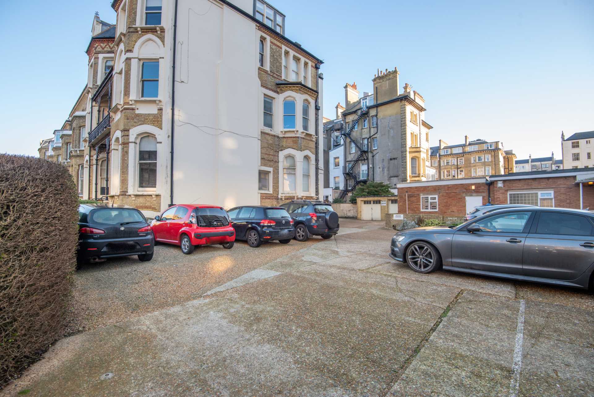 Second Avenue Three Bedroom Apartment Hove with TWO CAR PARKING SPACES. HOLIDAY LET/SHORT LETS DOG FRIENDLY, Image 13