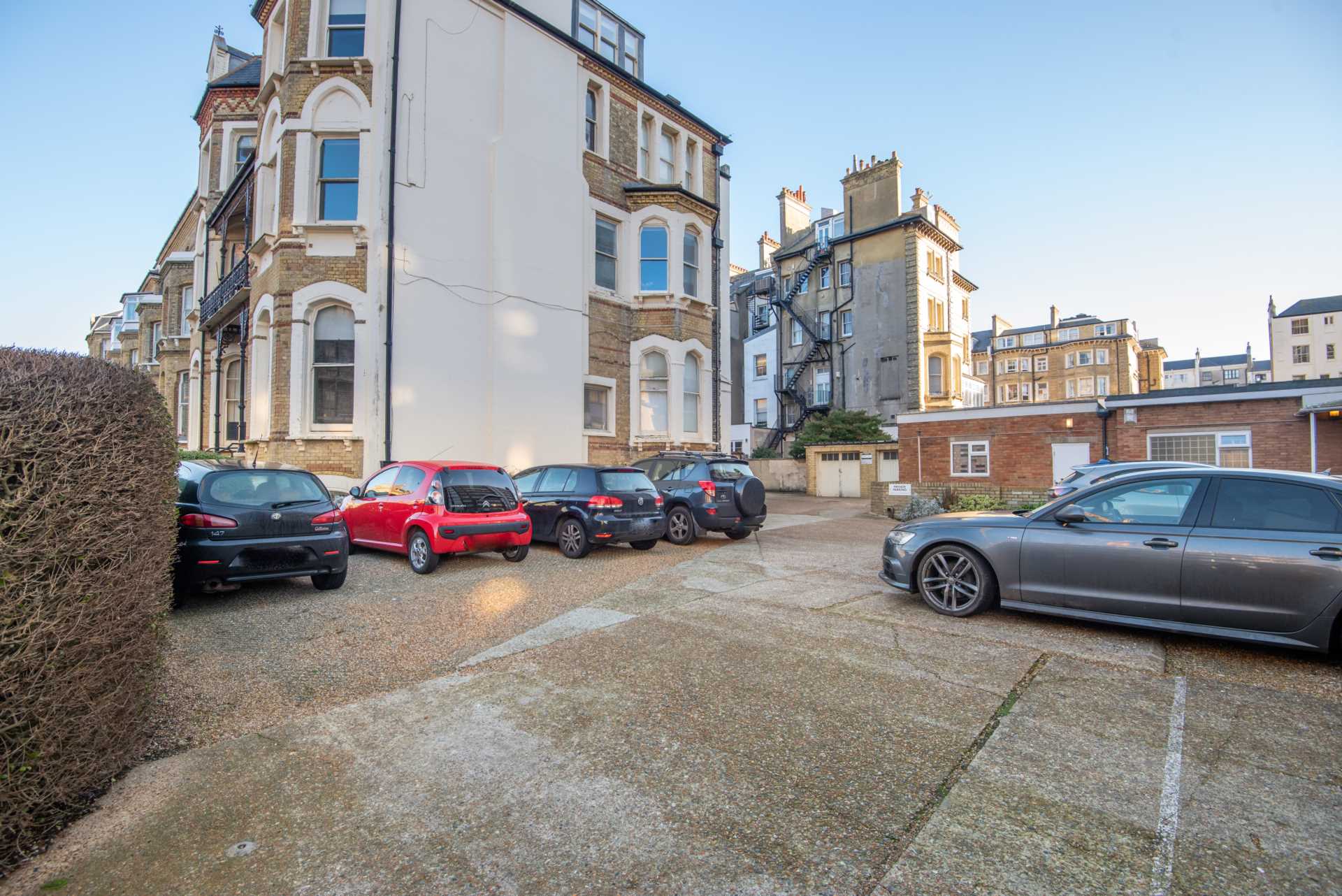 Second Avenue Three Bedroom Apartment Hove with TWO CAR PARKING SPACES. HOLIDAY LET -  DOG FRIENDLY, Image 13