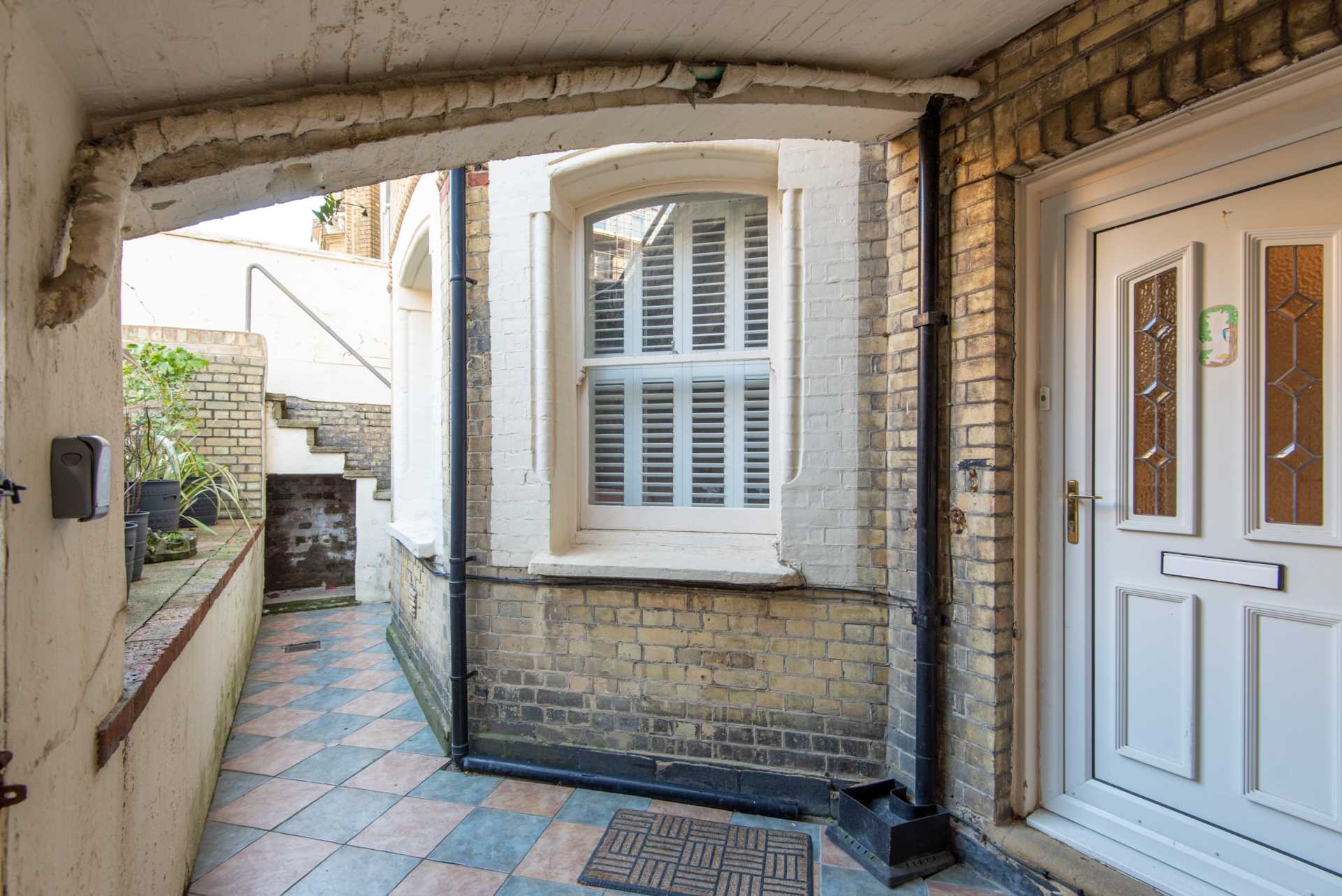 Second Avenue Three Bedroom Apartment Hove with TWO CAR PARKING SPACES. HOLIDAY LET -  DOG FRIENDLY, Image 18