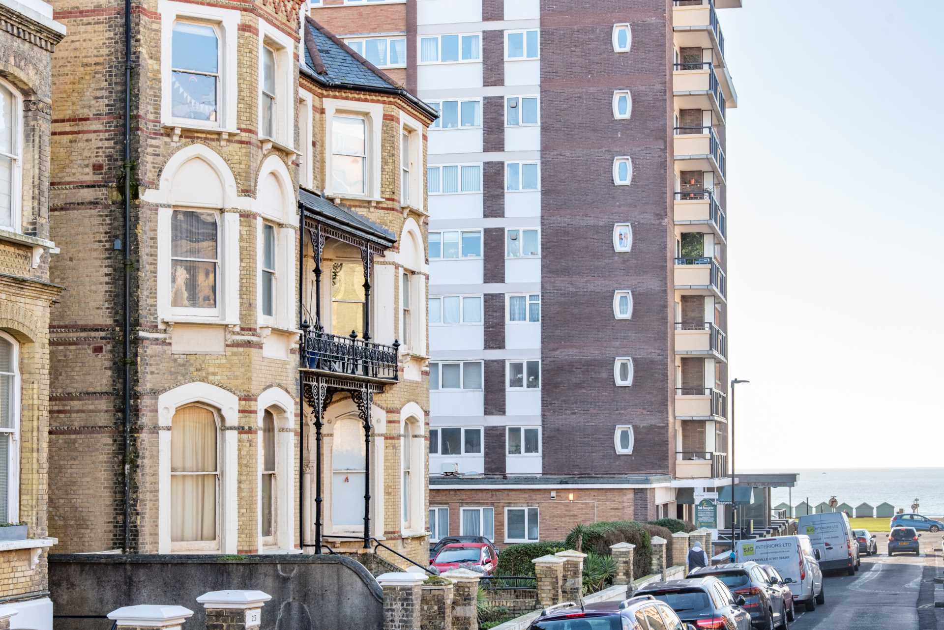 Second Avenue Three Bedroom Apartment Hove with TWO CAR PARKING SPACES. HOLIDAY LET -  DOG FRIENDLY, Image 33