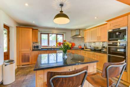 Beech House, Pulborough, Image 11