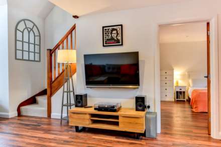Beech House, Pulborough, Image 15