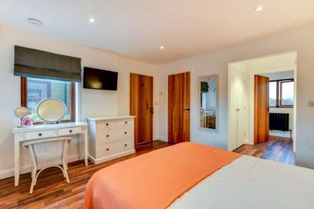 Beech House, Pulborough, Image 22