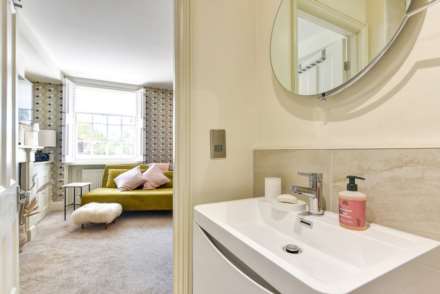 Lower Ground Floor Flat, Montpelier Terrace, Image 18