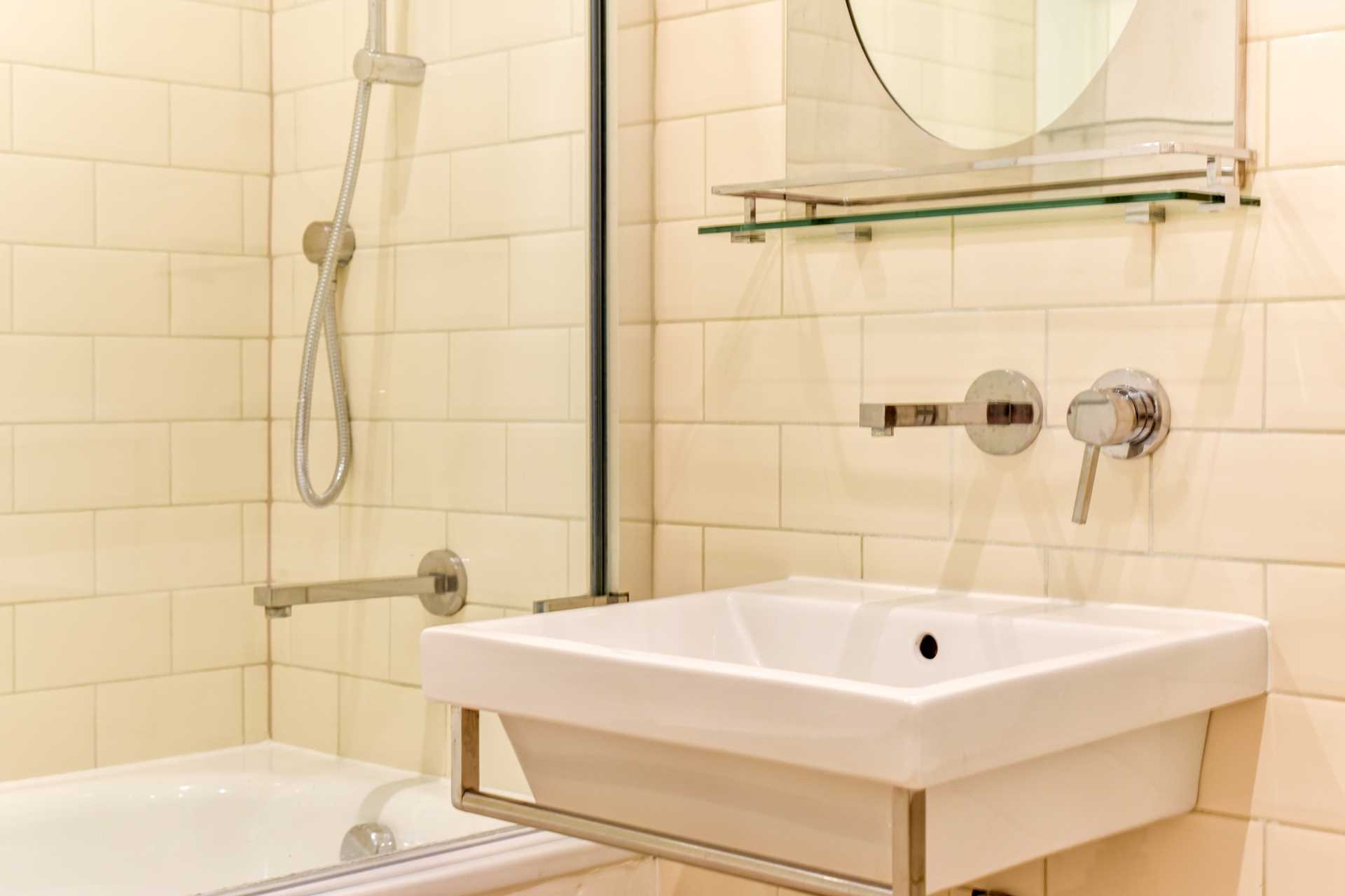 ‘Brighton's Park Crescent Apartment', Image 22