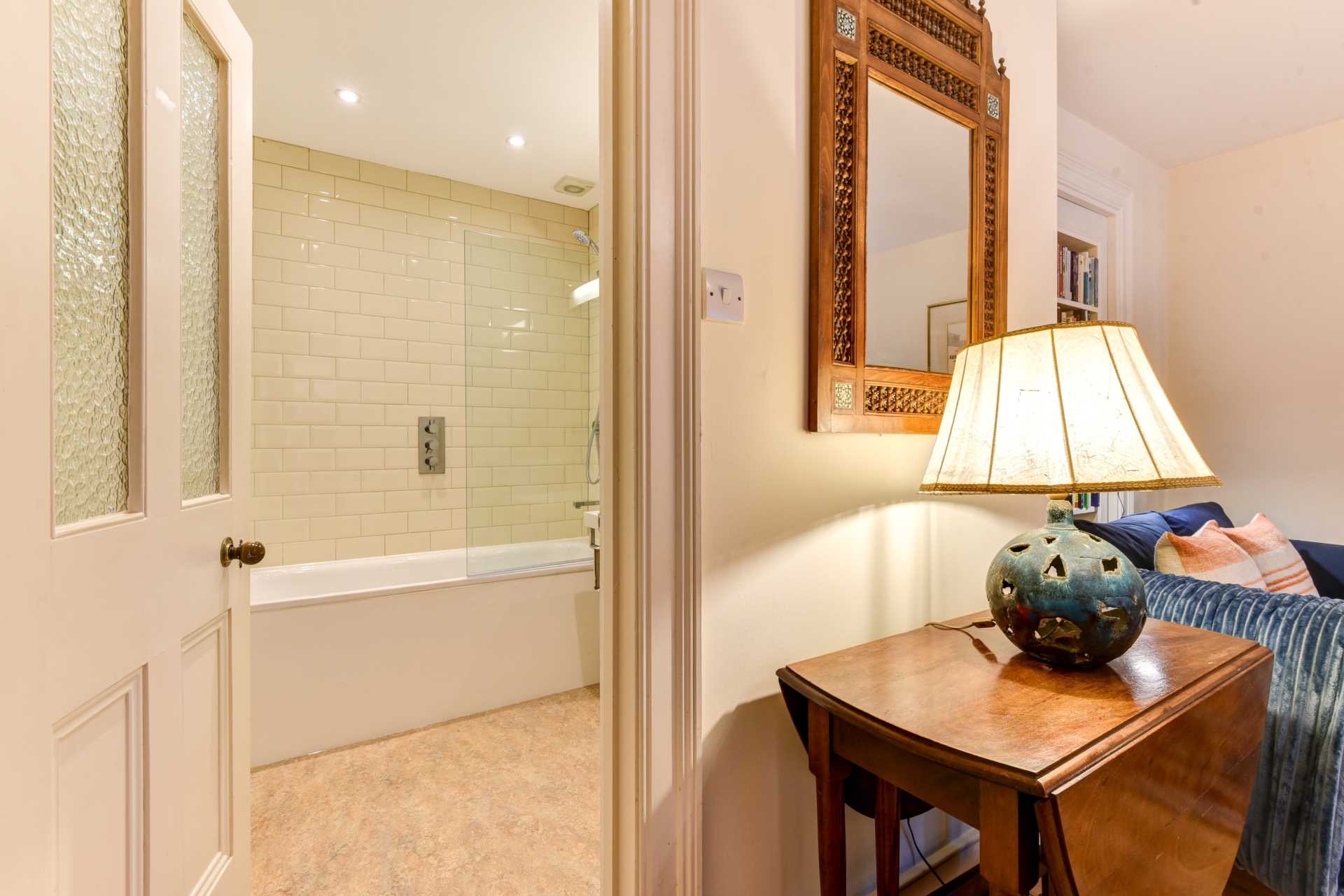 ‘Brighton's Park Crescent Apartment', Image 6