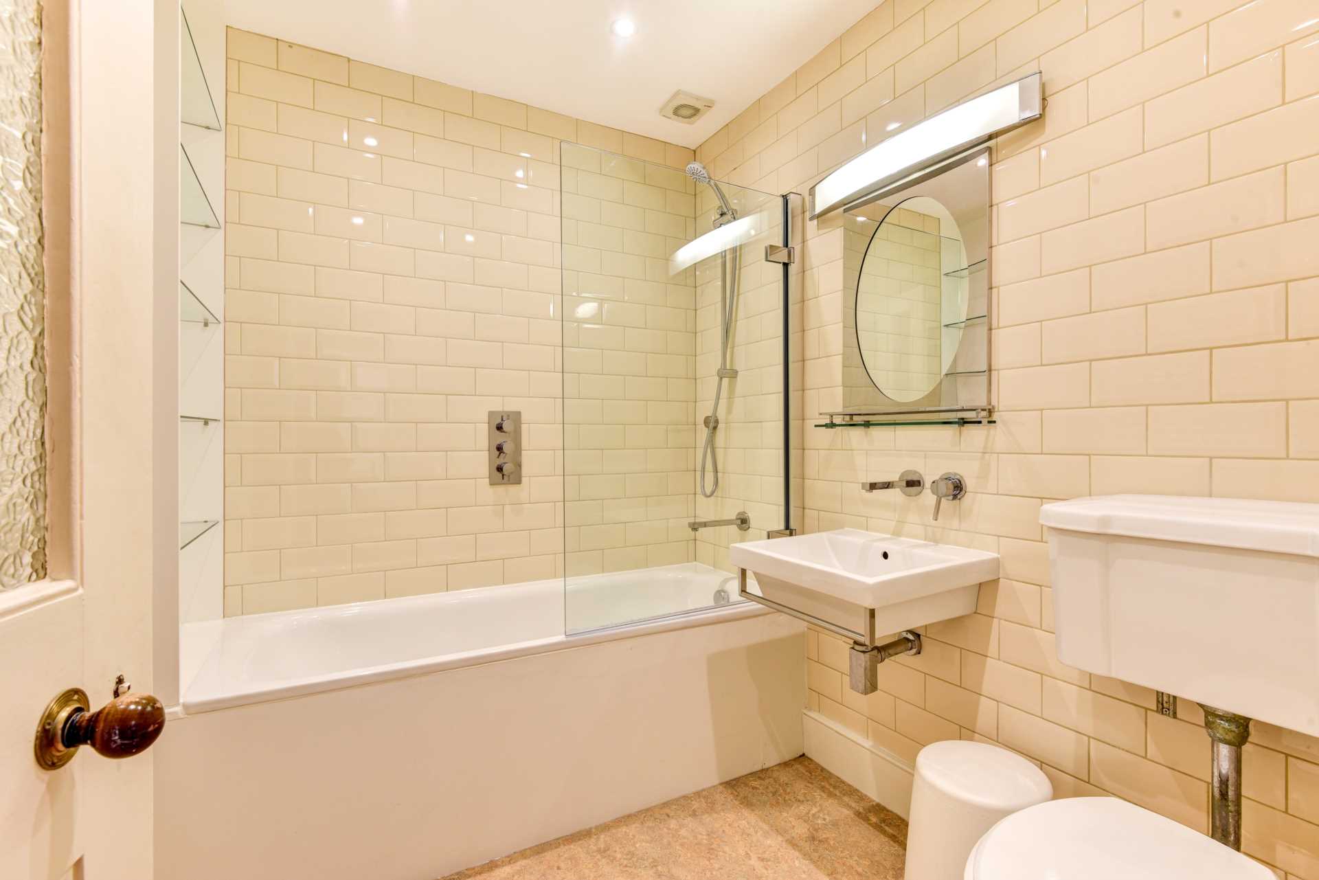 ‘Brighton's Park Crescent Apartment', Image 8