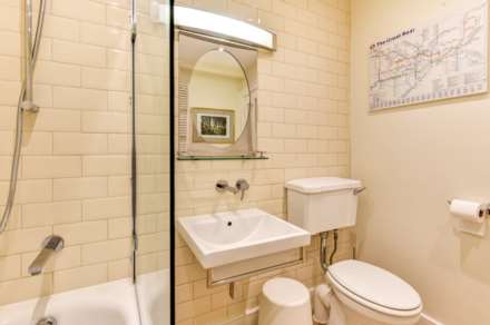 ‘Brighton's Park Crescent Apartment', Image 11