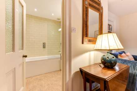 ‘Brighton's Park Crescent Apartment', Image 6