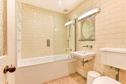 ‘Brighton's Park Crescent Apartment', Image 8