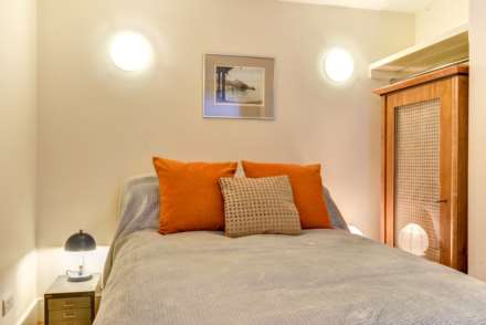 ‘Brighton's Park Crescent Apartment', Image 9