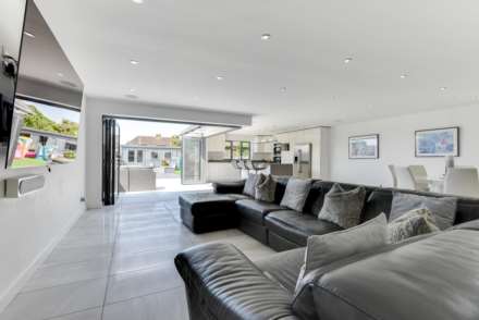 Fairfield Gardens, Portslade, Image 2