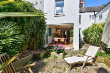 Westbourne Gardens, Hove, Image 17