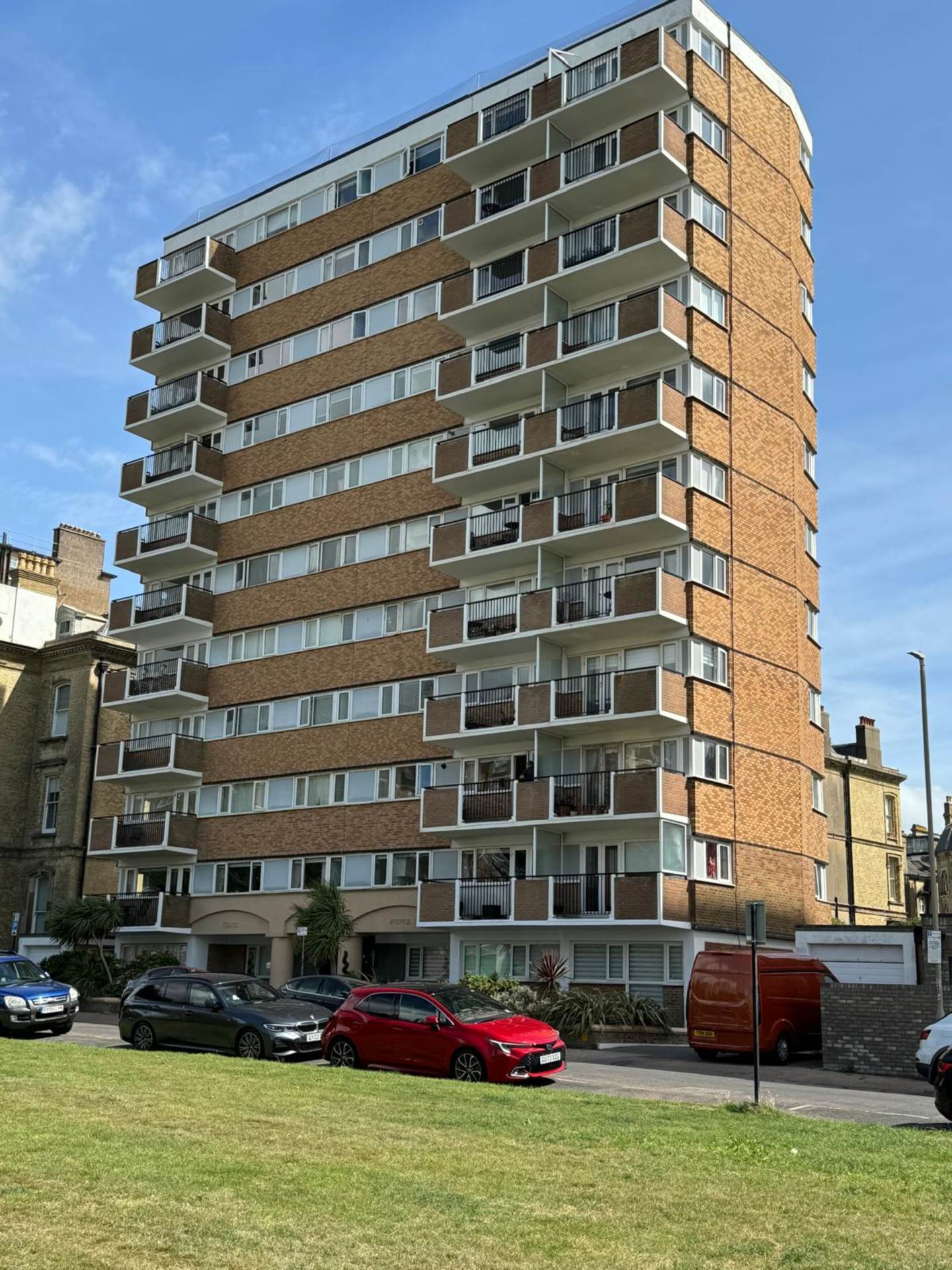 Grand Avenue, Hove, Image 12