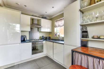 Fourth Avenue, Hove, Image 17