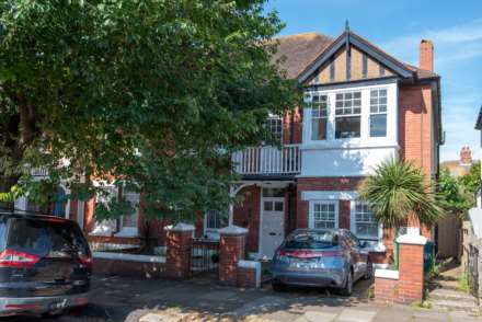 Langdale Gardens, Hove, Image 15