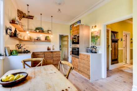 Langdale Gardens, Hove, Image 16