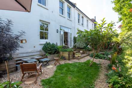 Langdale Gardens, Hove, Image 34