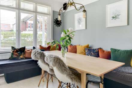 Langdale Gardens, Hove, Image 12