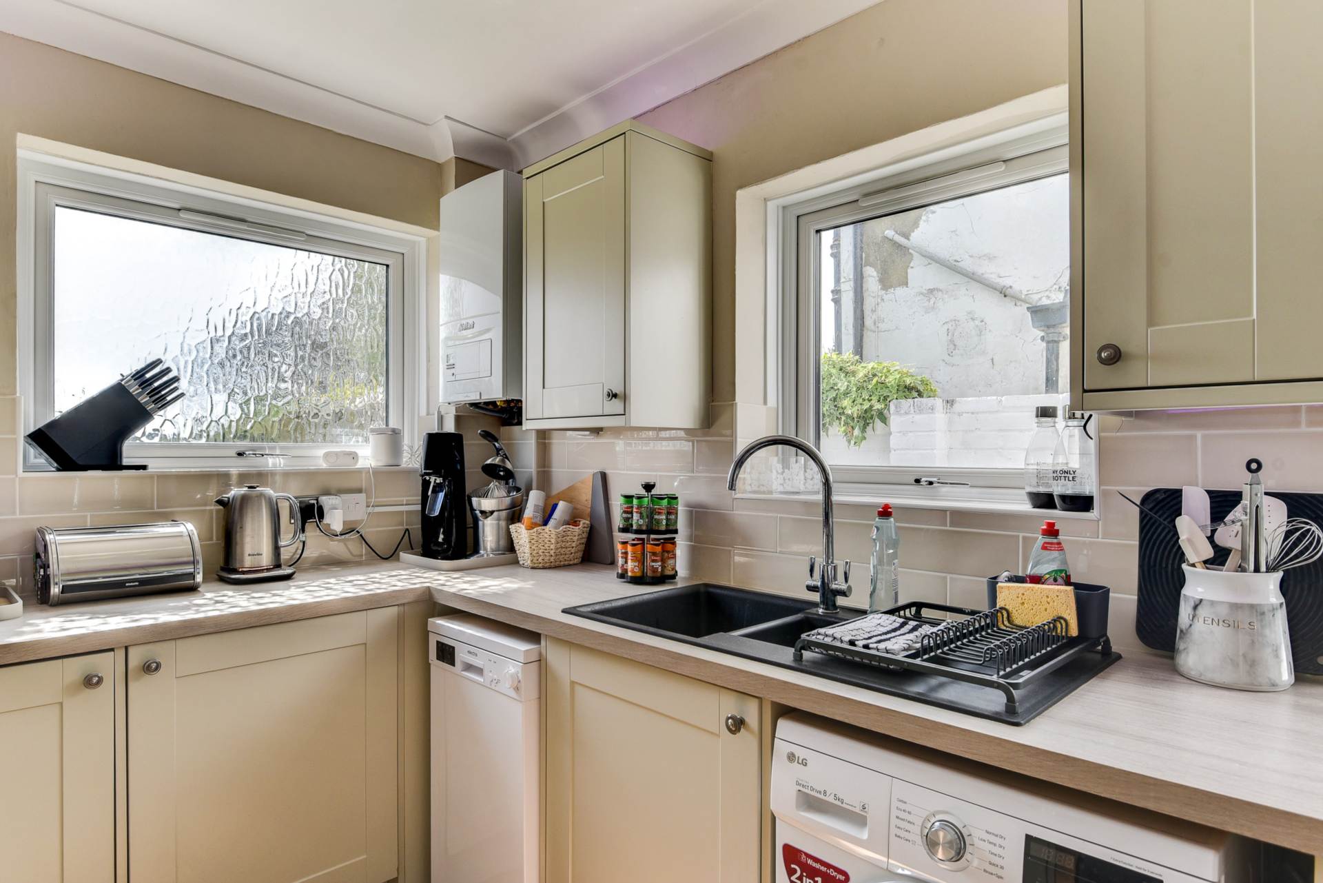 Southview Terrace, Lancing, Image 39