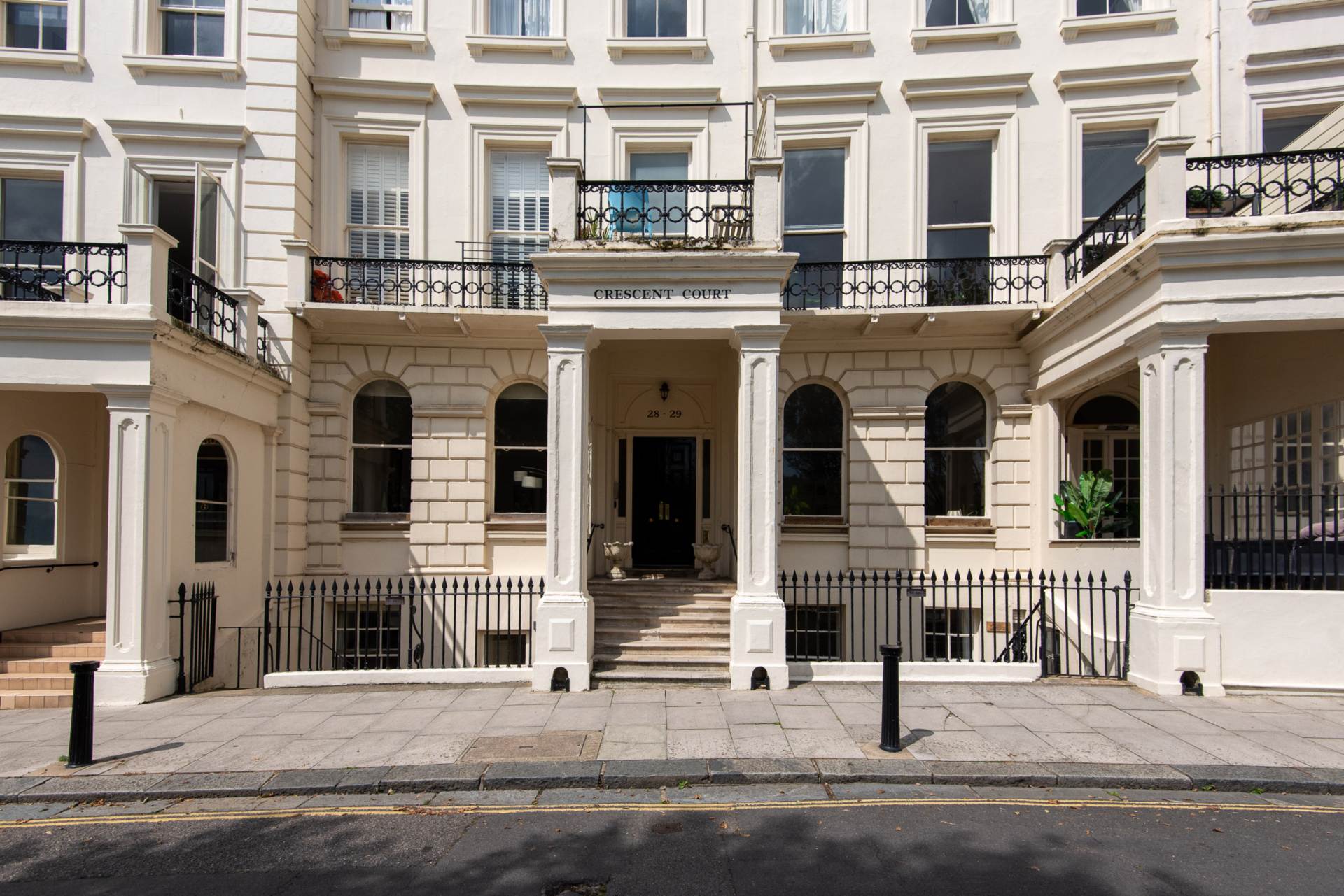 Crescent Court, Adelaide Crescent, Hove, Image 13