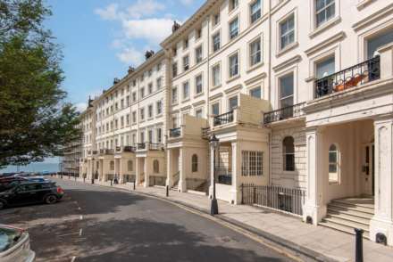 Crescent Court, Adelaide Crescent, Hove, Image 2