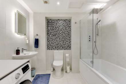 Crescent Court, Adelaide Crescent, Hove, Image 7