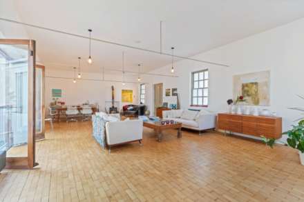 Alice Close, Hove, Image 2