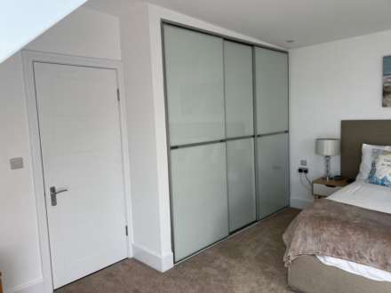 Brighton Road, Worthing, Image 17