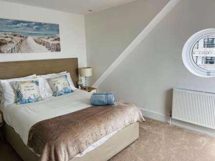 Brighton Road, Worthing, Image 25