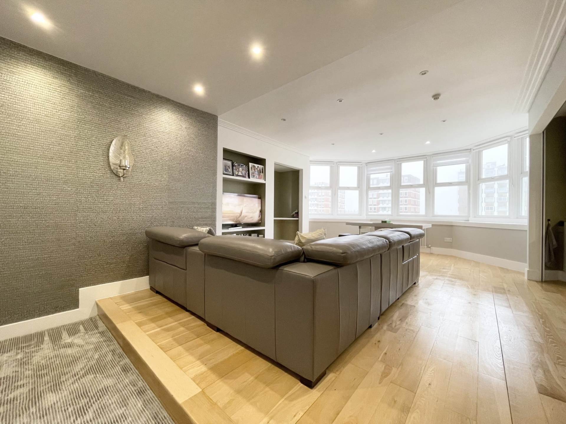Grand Avenue, Hove, Image 3
