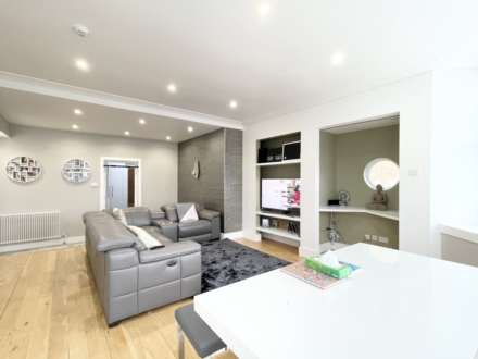 Grand Avenue, Hove, Image 11