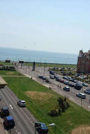 Grand Avenue, Hove, Image 2